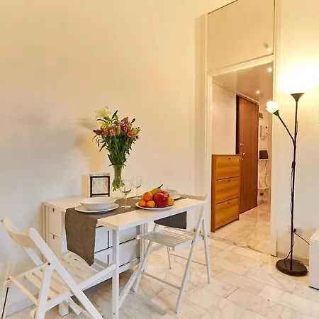 Farini Cozy Flat 아파트 *